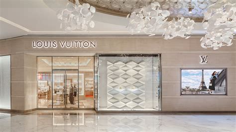 louis vuitton mumbai jio.